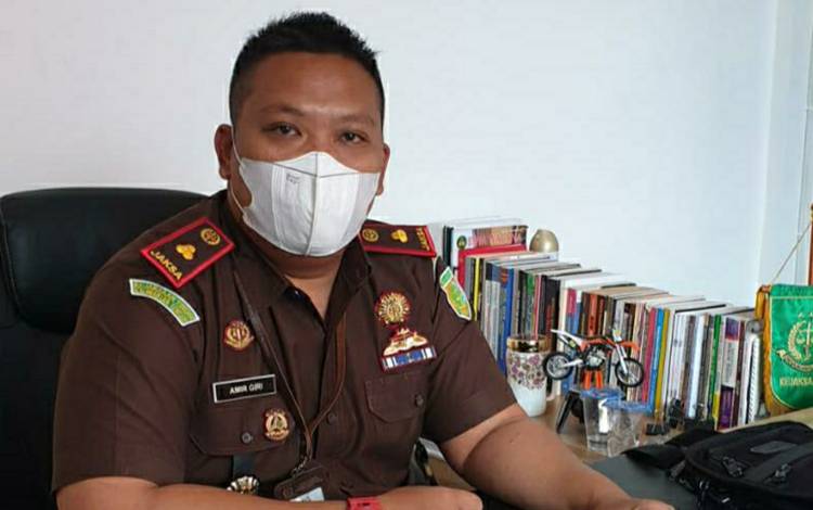 Tok! Eksepsi Kuasa Hukum Terdakwa Kades Dadahup Ditolak, Sidang Berlanjut