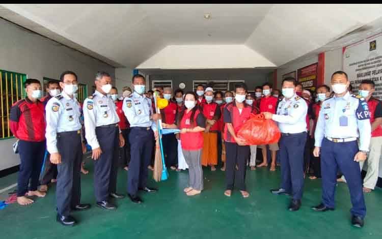 Penuhi Kelengkapan, WBP Dapat Bantuan Alat Mandi Hingga Kebersihan