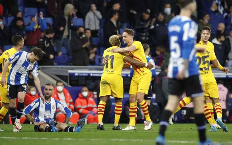 Gol Luuk de Jong Selamatkan Barcelona dari Kekalahan Lawan Espanyol