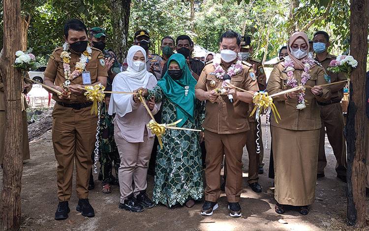 Bupati Kotim Resmikan Wisata Alam di Kota Besi