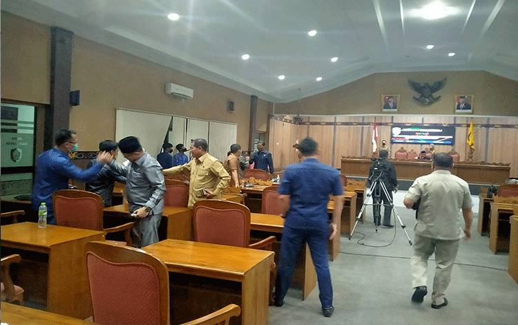 5 Fraksi DPRD Kotim Bergabung, PDIP dan Demokrat 'Ketinggalan Kereta'
