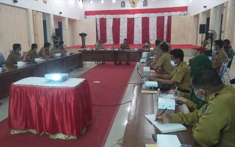 Cegah Peningkatan Kasus, Pemkab Sukamara Gelar Rapat Penanggulangan Covid-19
