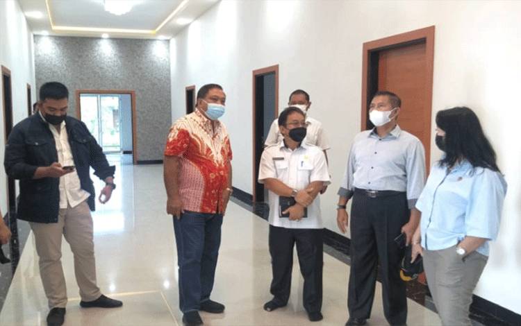 Komisi II Prihatin Perumahan Bekas Karyawan PLG di Kapuas Rusak Berat