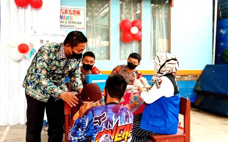 Kemenag Barito Utara Monitoring Vaksinasi di MIS Islamiyah