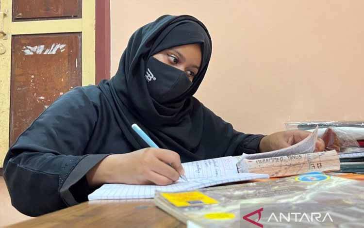 India Buka Lagi Sekolah Usai Konflik Larangan Berhijab