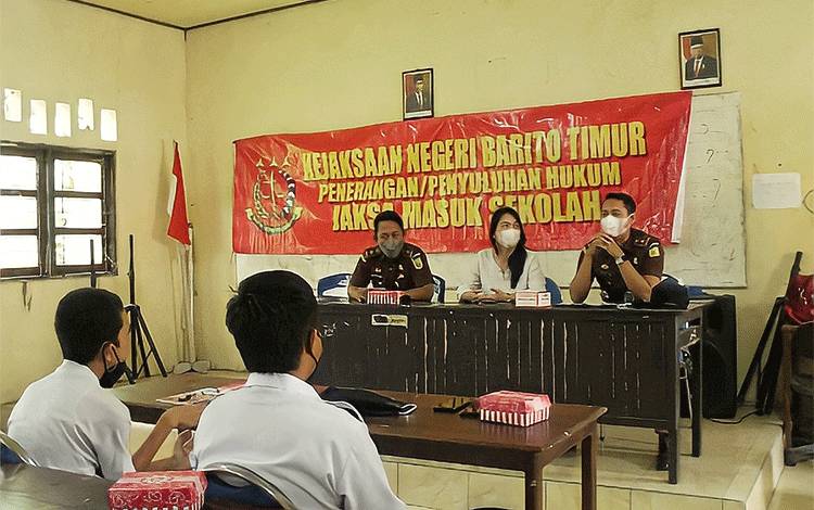 SMA Negeri 1 Tamiang Layang Adakan Kegiatan Jaksa Masuk Sekolah
