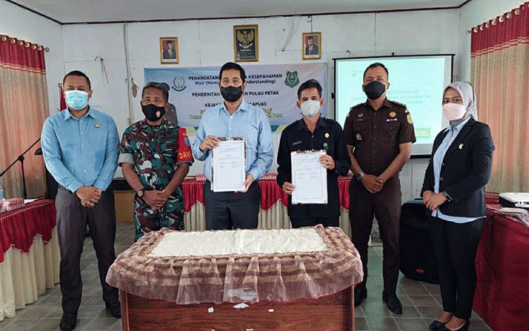 Kejari Kapuas dan Kecamatan Pulau Petak Teken MoU