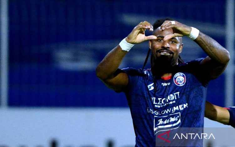 Gol Tunggal Carlos Fortes Antar Arema FC Tundukkan Madura United