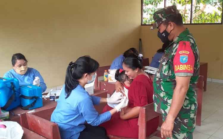 Murid SDN 1 Kanarakan Jalani Vaksinasi Covid-19