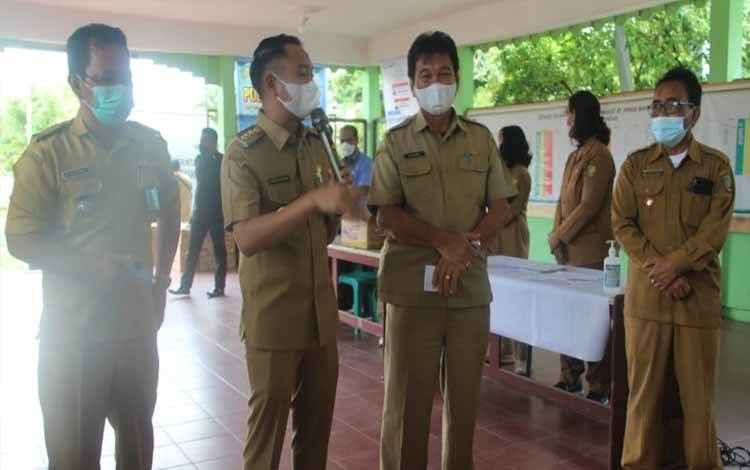 Wali Kota Palangka Raya Ingatkan Pembeli Minyak Goreng Subsidi Patuhi Protokol Kesehatan