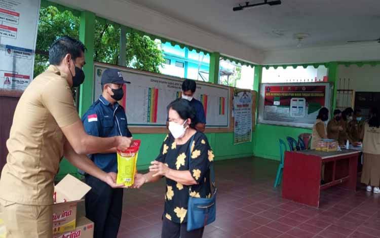 Pemkab Pulang Pisau Gelar Operasi Pasar Minyak Goreng Harganya Segini...