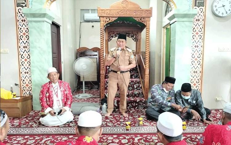 Wakil Bupati Murung Raya Lepas Keberangkatan Jemaah Umroh