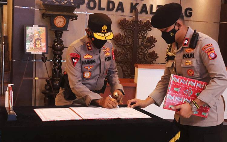 Kapolda Kalteng Pimpin Sertijab Kasetum, Kayanma dan Kepala SPKT