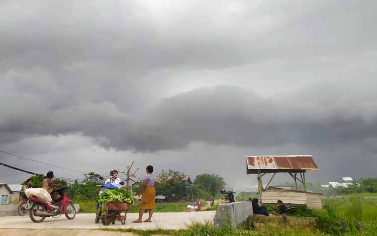 Kotim Berpotensi Dilanda Hujan Lebat Disertai Petir dan Angin Kencang