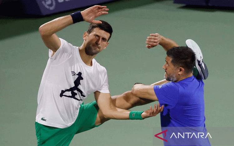 Medvedev Gantikan Djokovic di Peringkat Satu Dunia