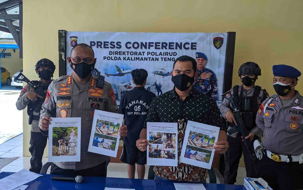 Ditpolairud Polda Kalteng Sita Ratusan Batang Kayu Log Ilegal