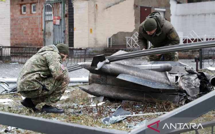 Pasukan Rusia Tembakkan Rudal di Kota-kota Ukraina