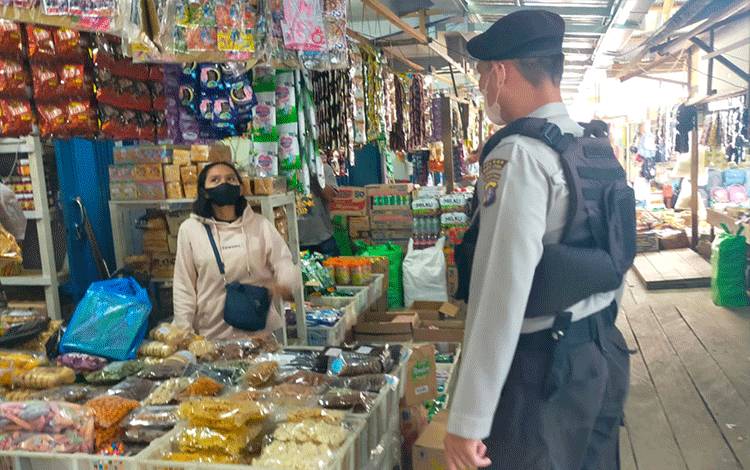 Pedagang dan Pengunjung Pasar Diimbau Tetaq?Patuhi Protokol Kesehatan