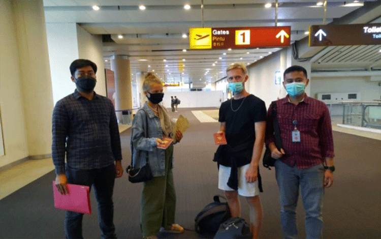 Imigrasi Bali Deportasi Dua WN Rusia karena Palsukan Izin Tinggal
