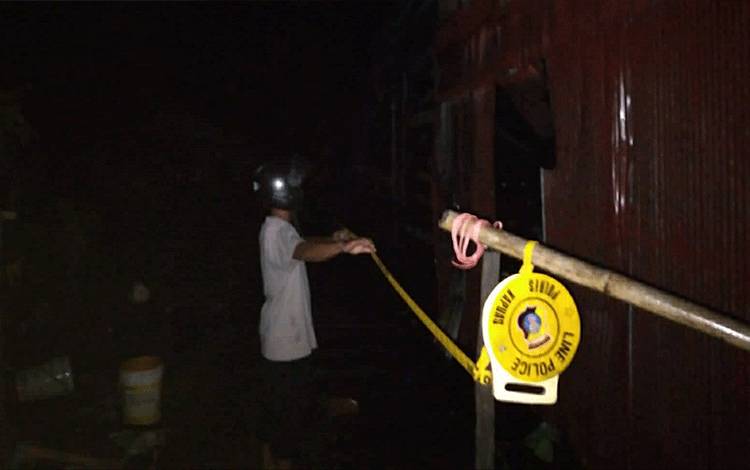 Polsek Kapuas Timur Selidiki Penyebab Kebakaran Rumah di Anjir