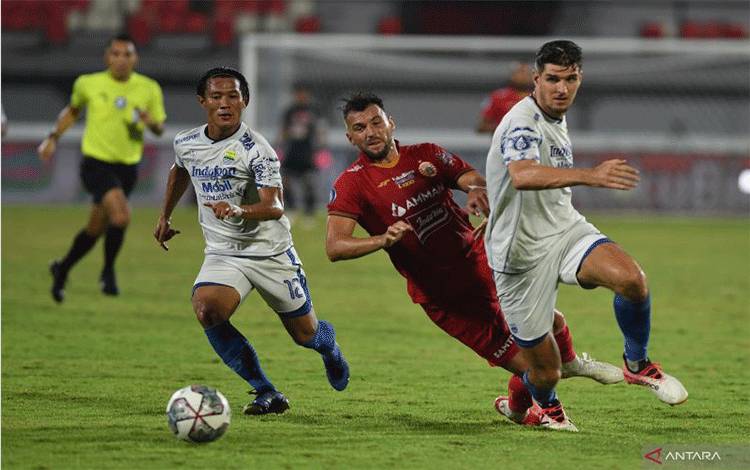 Sudirman: Dua Gol Persib Terjadi Karena Kesalahan Persija