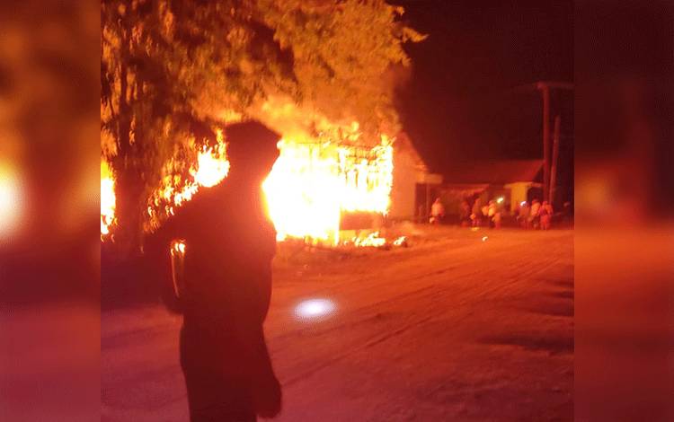 Kebakaran Ludeskan Rumah di Telangkah Katingan