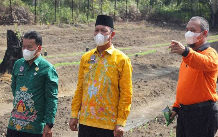 Bupati Sukamara Ingatkan Masyarakat Taat Aturan Dalam Membuka Lahan