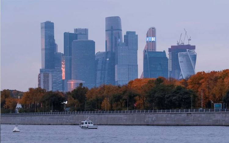 S&P Seret Peringkat Rusia Lebih Dalam ke Wilayah Sampah