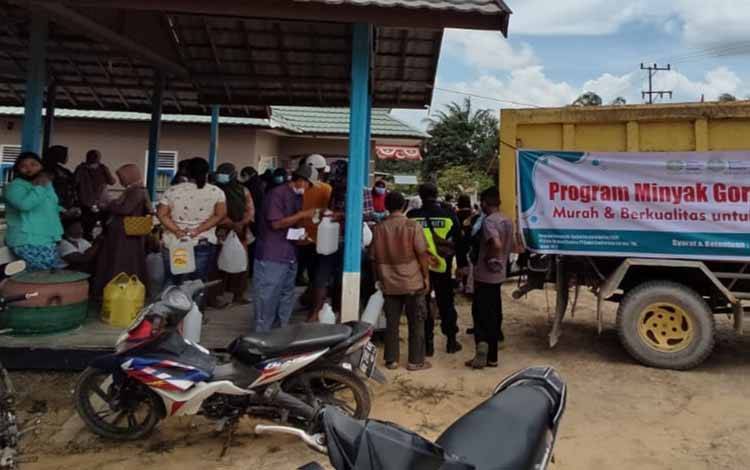 Ringankan Beban Masyarakat, CBI Group Gelar Pasar Minyak Goreng Murah di Lamandau