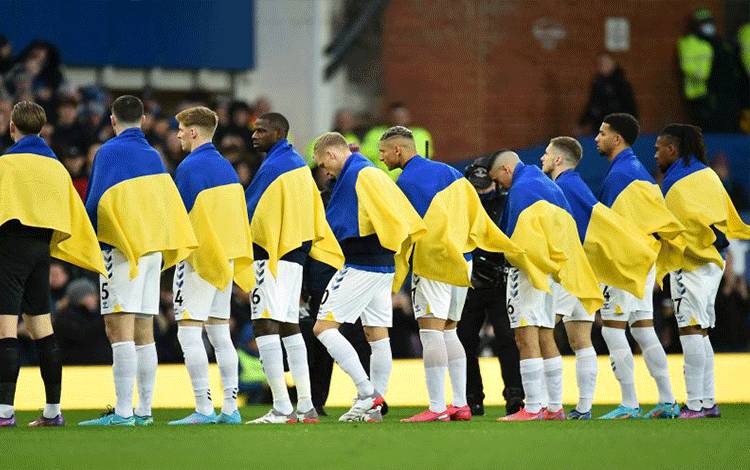 China Tak Siarkan Liga Premier Pekan Ini karena Pesan Pro-Ukraina