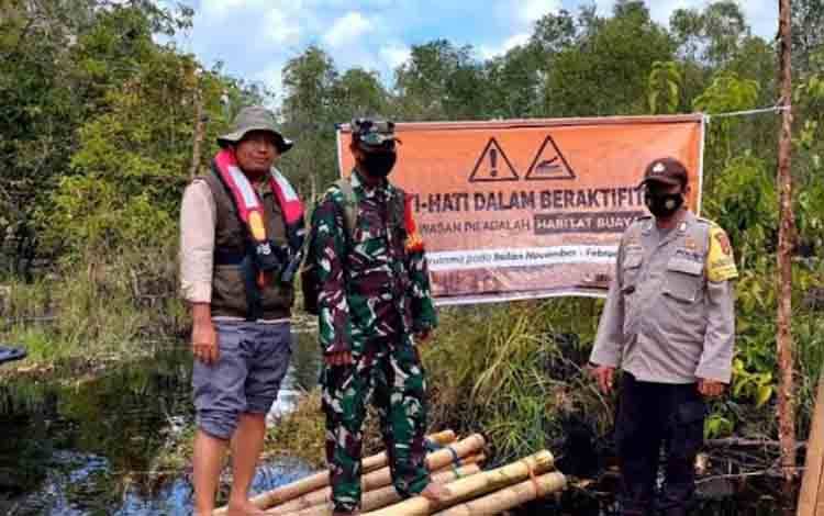 BKSDA Kalteng Temukan Jejak Kaki dan Sarang Baru Buaya di Desa Paduran Sebangau