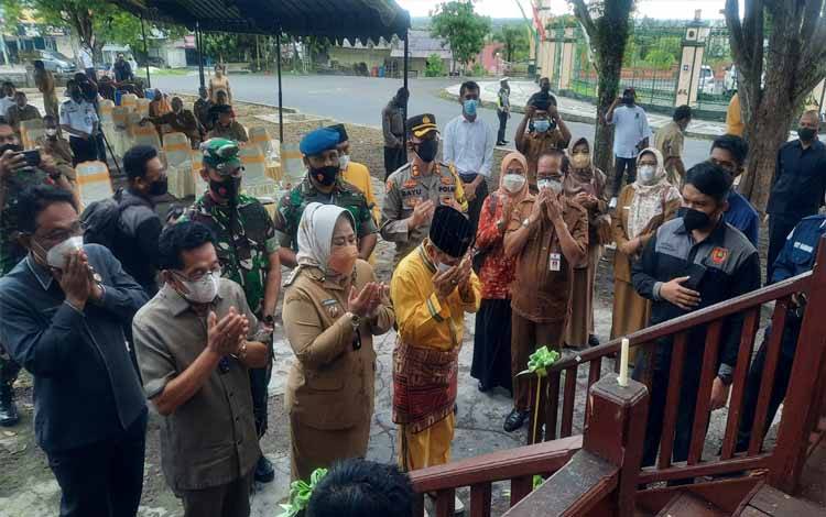 Bupati Kobar Resmikan Rumah Sultan Kesultanan Kutaringin