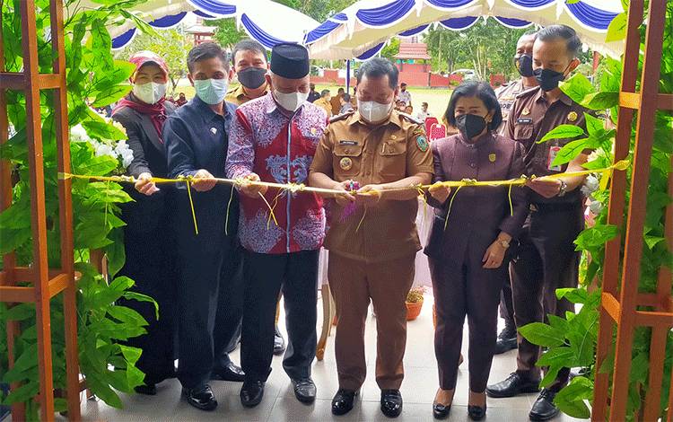 Bupati Kotim Resmikan Gedung Baru Dinsos yang Sebelumnya Terbakar