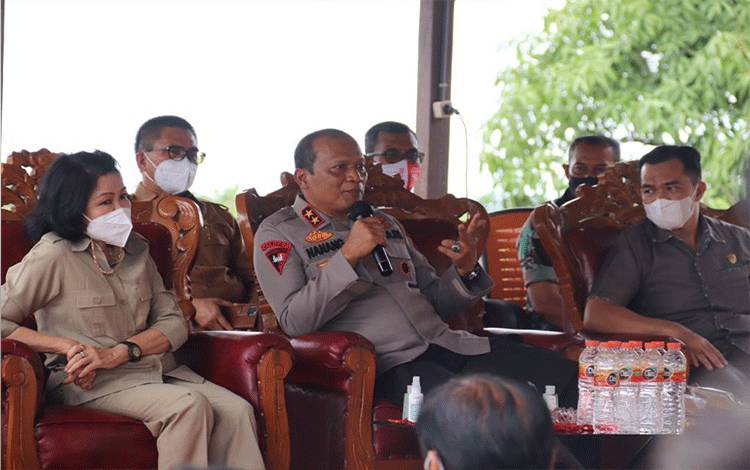 Bupati Pulang Pisau Dampingi Kapolda Kalteng Tinjau Food Estate