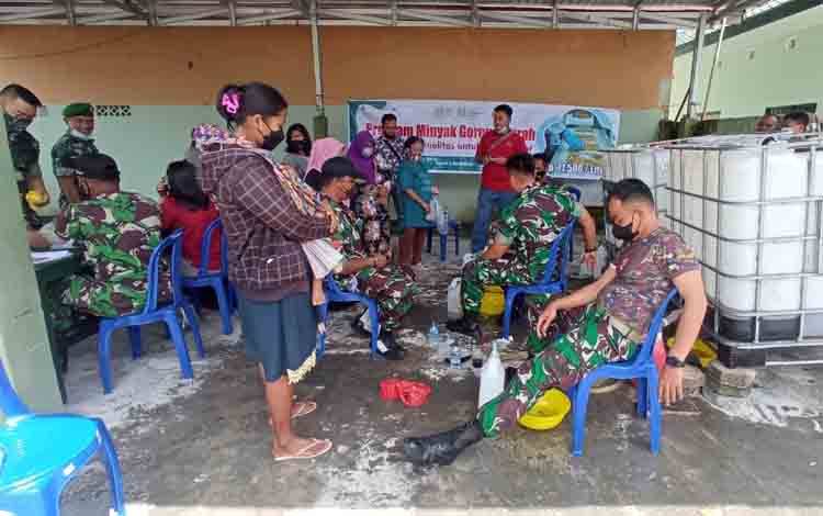 Warga Selalu Antusias Datangi Lokasi Operasi Pasar Minyak Goreng yang Digelar PT. SSMS, Tbk