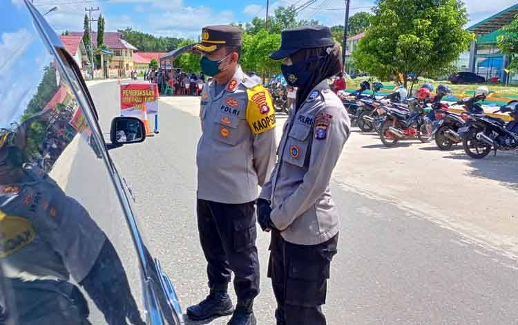 Kapolres Barito Timur Imbau Masyarakat Selalu Bawa Sertifikat Vaksin