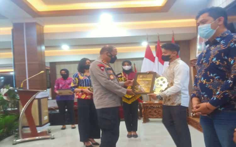 Berantas Pungli di Lokasi Obyek Wisata Jadi Pemenang Pertama Film Pendek di Polda Kalteng