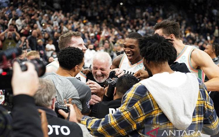 Gregg Popovich Tak Mau Klaim Sendirian Kredit Rekor Kepelatihannya