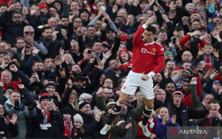 Trigol Ronaldo Bantu MU Raih Kemenangan 3-2 atas Tottenham
