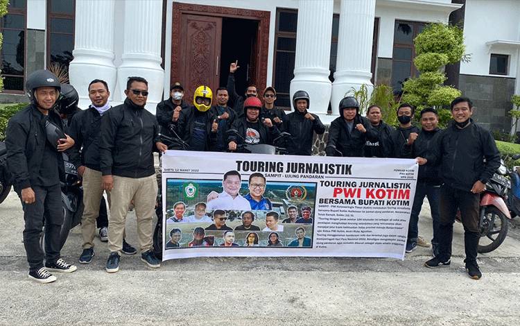 Touring Jurnalistik PWI Kotim untuk Promosikan Wisata Ujung Pandaran