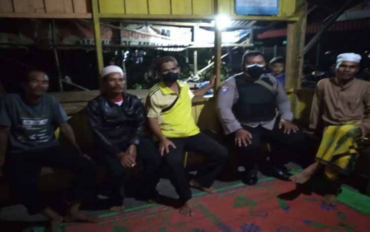 Polsek Kapuas Timur Beri Pembinaan dan Koordinasi ke Poskamling Jaga Kamtibmas