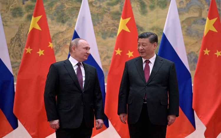China Tolak Tuduhan Persenjatai Rusia