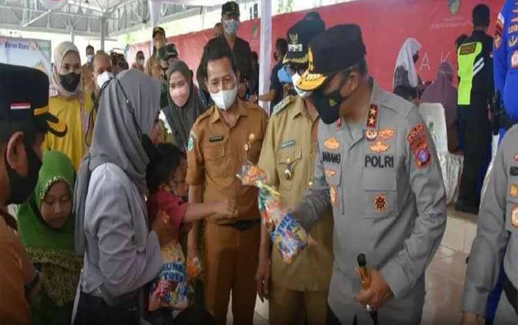 Kapolda Kalteng Tinjau Pelaksanaan Vaksinasi Covid 19 di Barito Utara