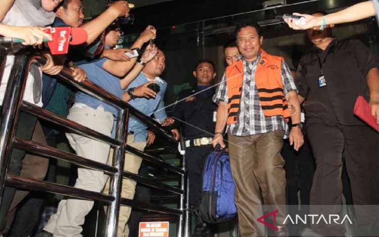 Mantan Bupati Lombok Barat Bebas Usai Jalani Hukuman 7 Tahun Penjara