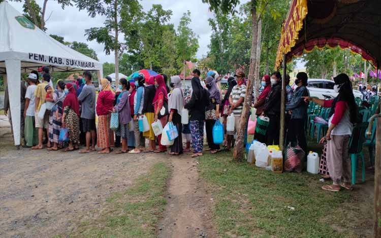 CBI Group kembali Gelar Operasi Pasar di Sukamara, Siapkan 7.000 Liter Minyak Goreng