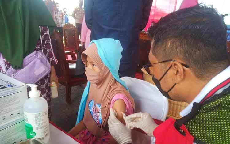 Kapolda Kalteng Didampingi Kapolresta Ikuti Akselerasi Vaksinasi Serentak dengan Wakapolri