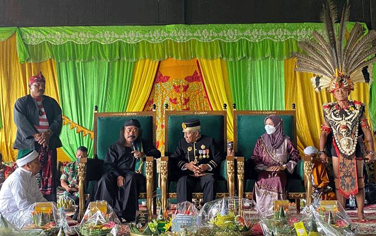 Momen Milad ke-74 Pangeran Arsyadinsyah dan Pangeran Muasdjinsyah, Berbagai Suku dan Ormas Berkumpul di Istana Kuning