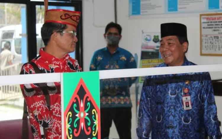 Plt Kepala Disdukcapil Kapuas Paparkan Ini Saat Terima Kunker Komisi I DPRD Kalteng