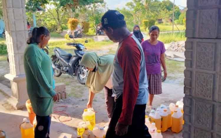 Operasi Pasar Minyak Goreng di Kelurahan Kalampangan Berlangsung Tanpa Kerumunan