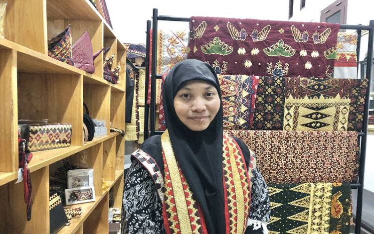 Alyn Tapis, Memodifikasi Budaya dengan Fesyen Kekinian